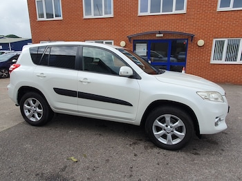 Used Toyota RAV4 2010 for sale - 76273777: Photo 4