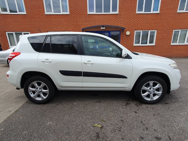 Used Toyota RAV4 2010 for sale - 76273777: Photo 5