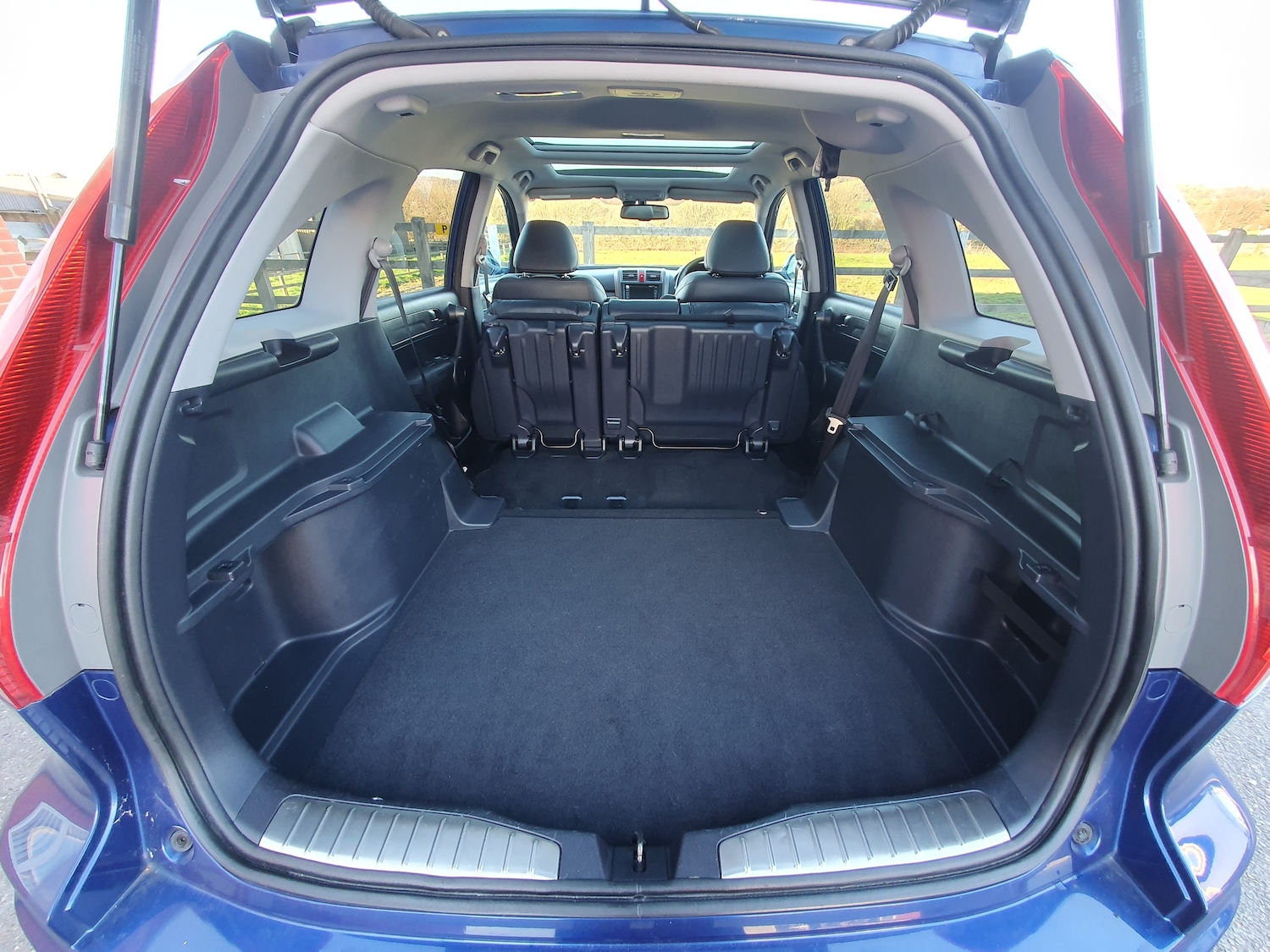 Used Honda CR-V 2011 for sale - 76641664: Photo 17