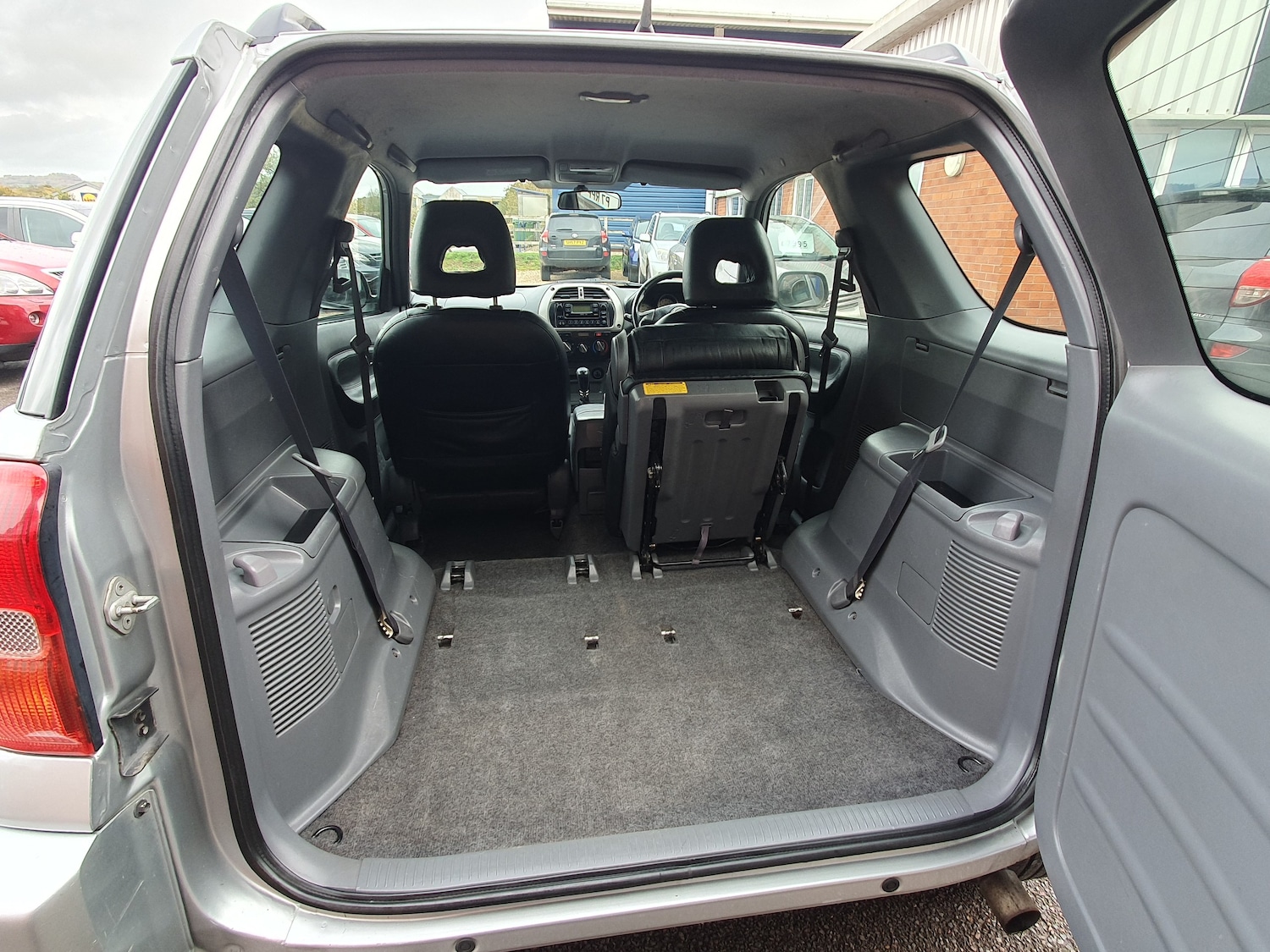 Used Toyota RAV4 2003 for sale - 76416489: Photo 18