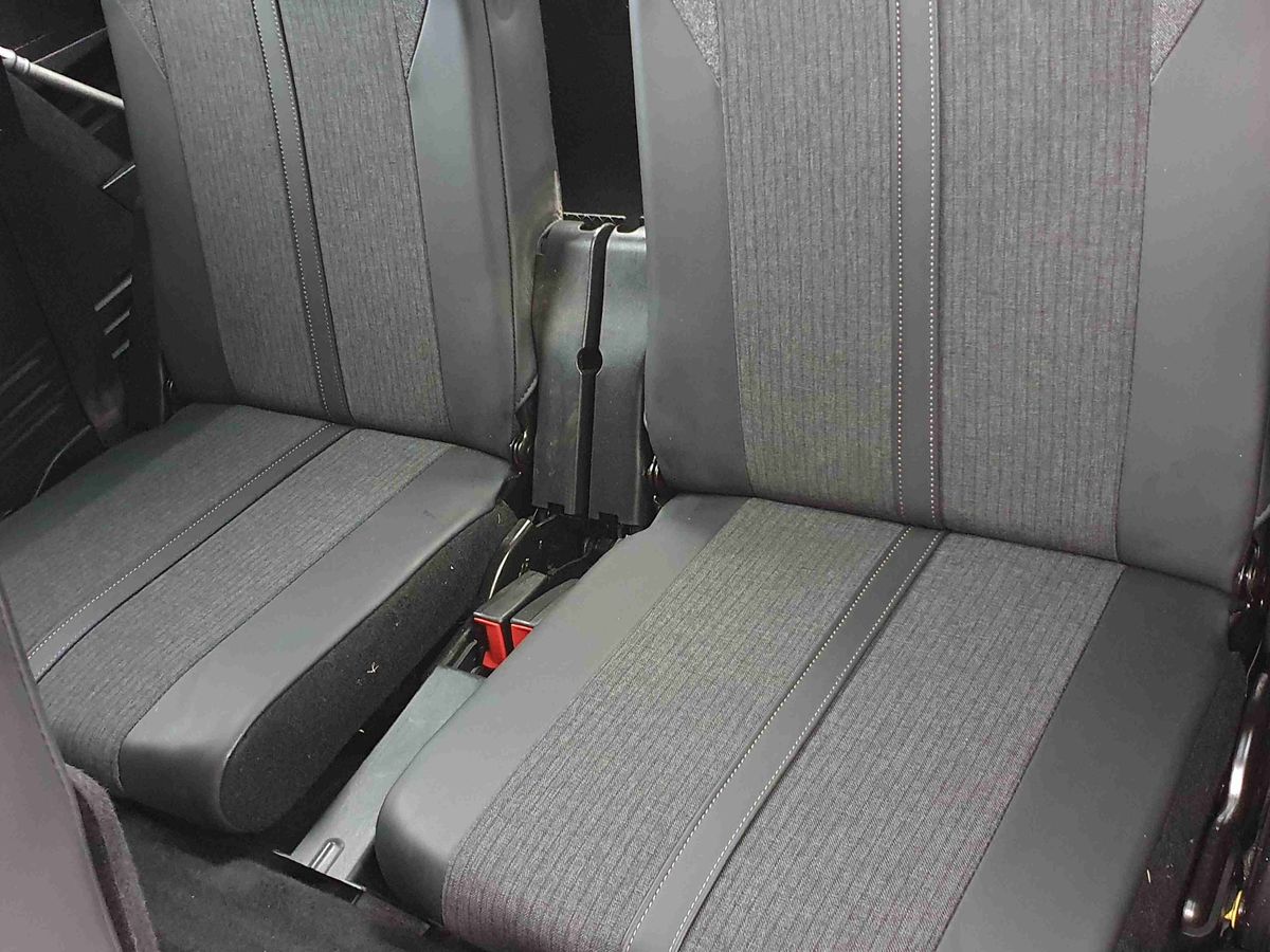 Used Peugeot 5008 2018 for sale - 76842105: Photo 26