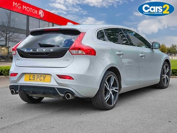 Used Volvo V40 2018 for sale - 79502299: Photo