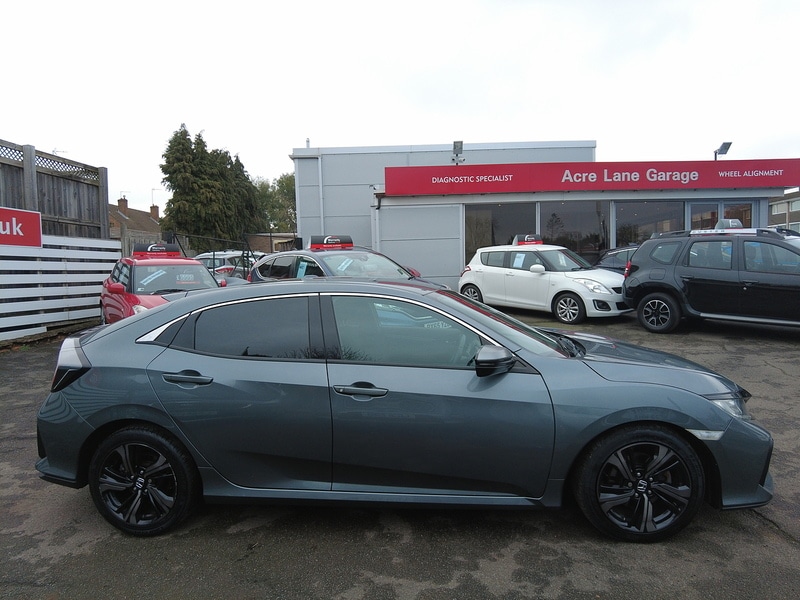 Used Honda Civic 2018 for sale - 77530237: Photo 2