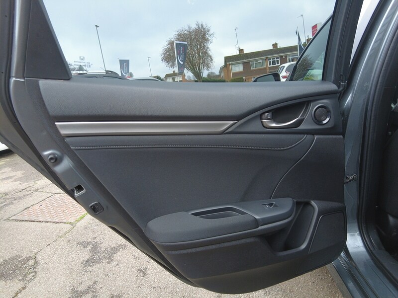 Used Honda Civic 2018 for sale - 77530237: Photo 48