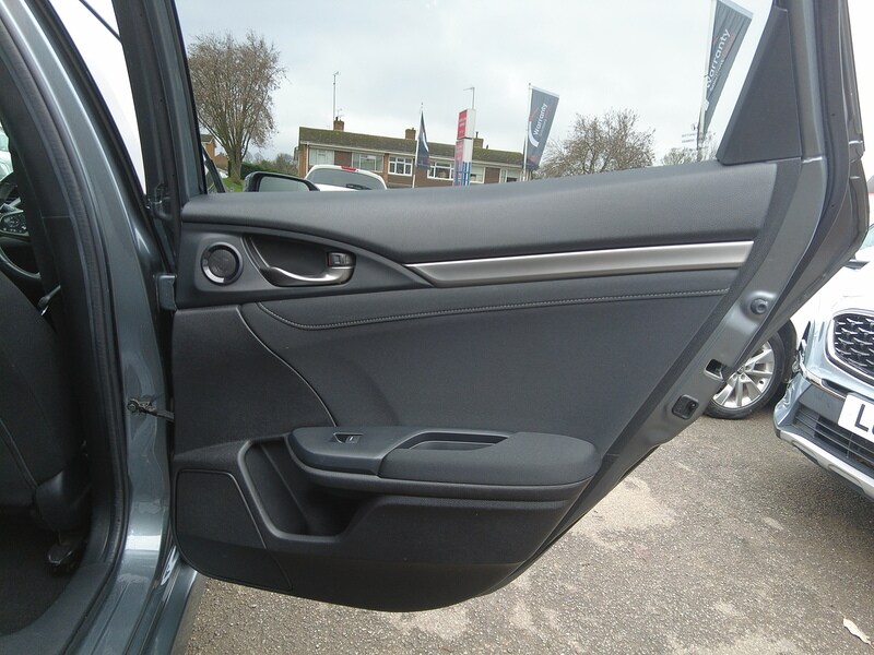 Used Honda Civic 2018 for sale - 77530237: Photo 49