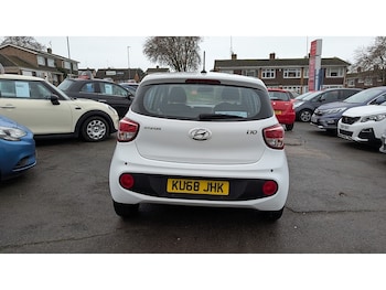 Used Hyundai i10 2018 for sale - 77617852: Photo