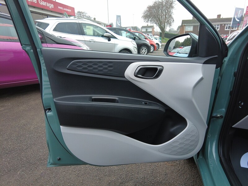 Used Hyundai i10 2024 for sale - 77530281: Photo 47