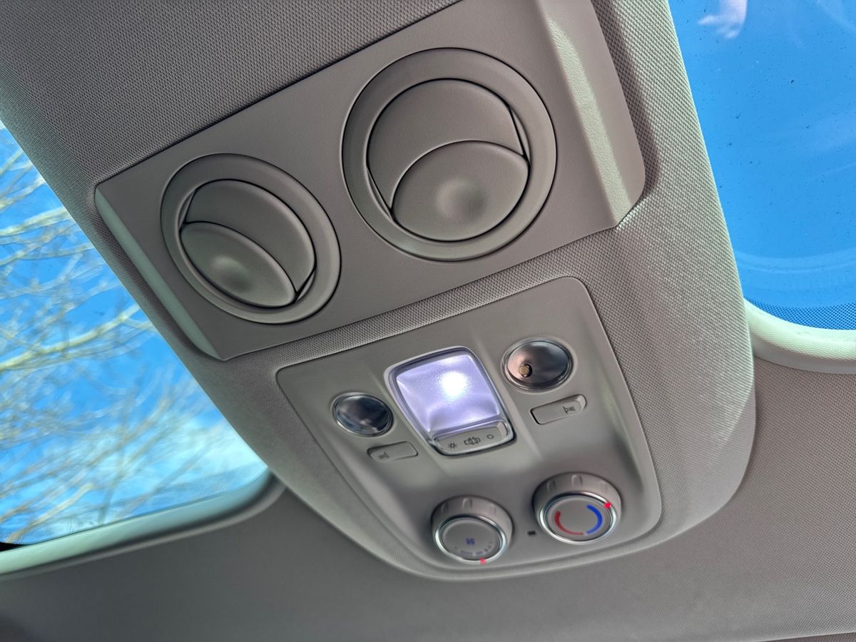 Used Peugeot Traveller 2019 for sale - 76948323: Photo 34