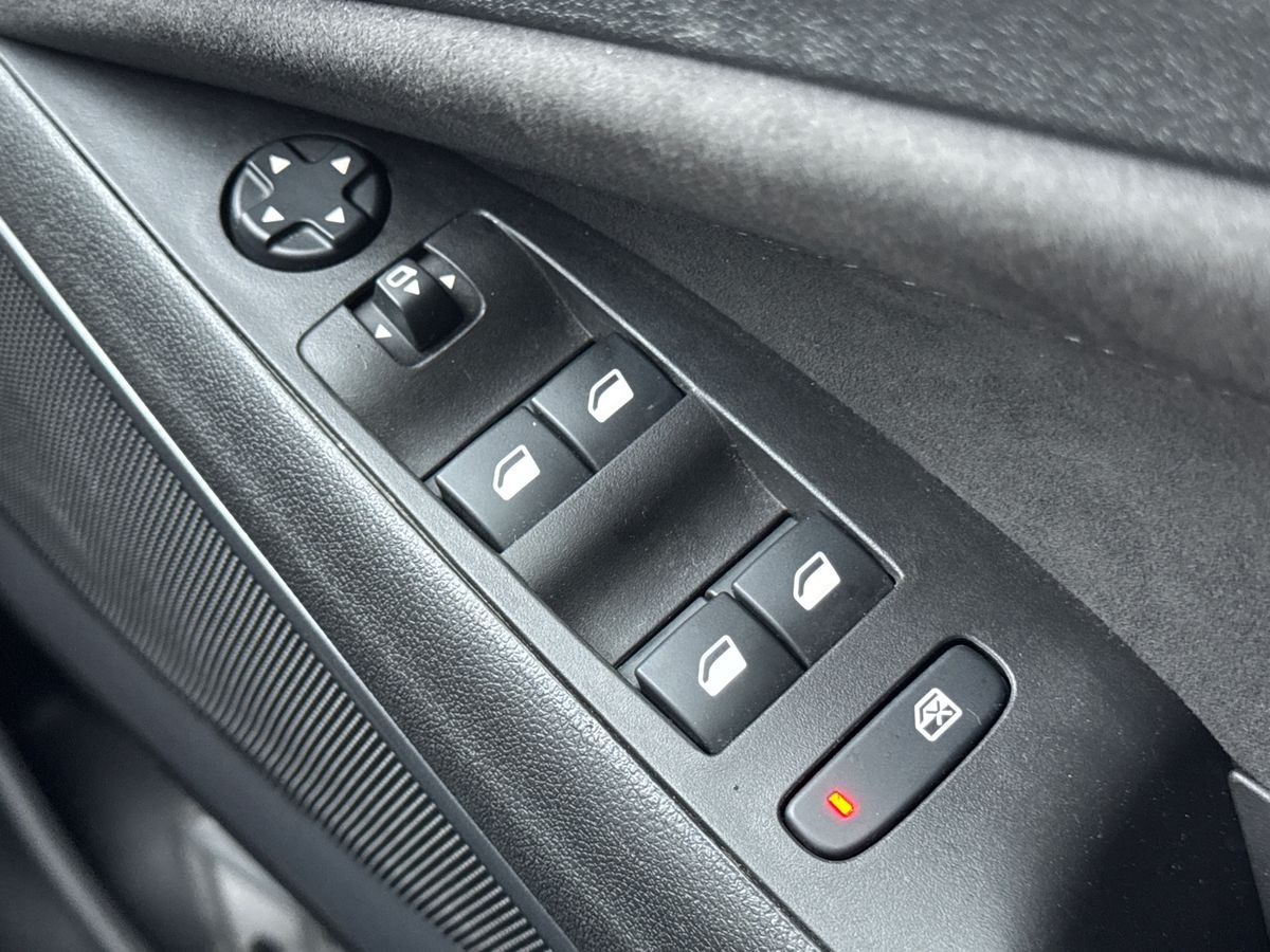 Used Vauxhall Crossland 2023 for sale - 76438127: Photo 17