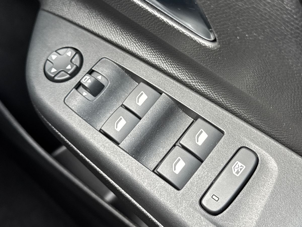 Used Vauxhall Corsa 2023 for sale - 76841959: Photo 17