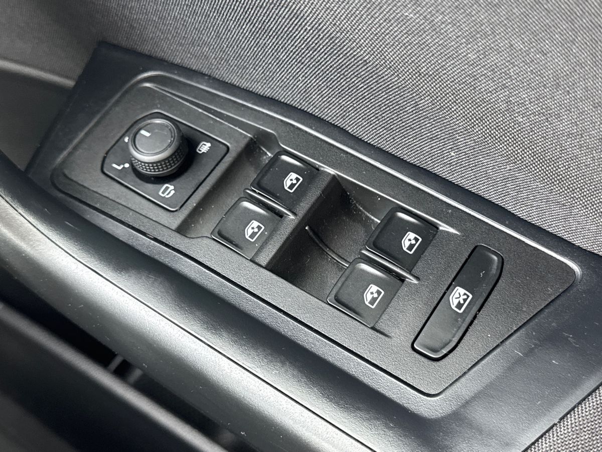 Used Volkswagen T-Roc 2023 for sale - 77634617: Photo 17