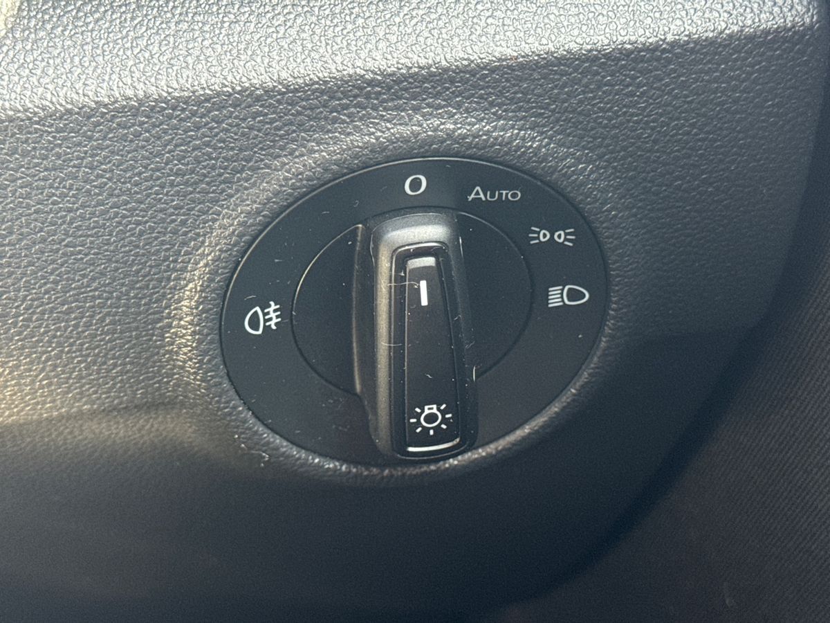 Used Volkswagen T-Roc 2023 for sale - 77634617: Photo 30