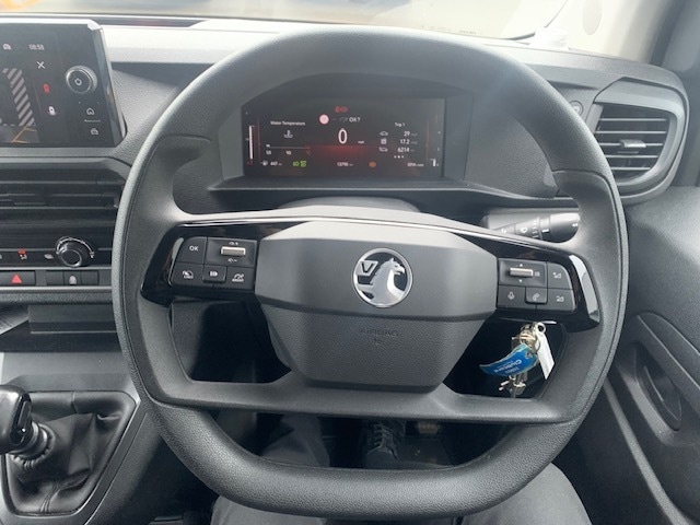 Used Vauxhall Vivaro 2025 for sale - 77307577: Photo 8