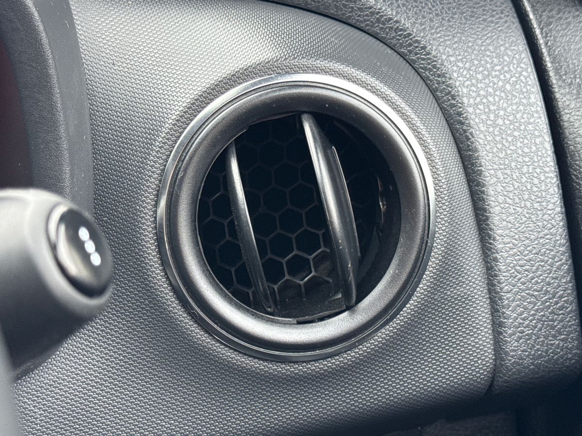 Used Dacia Sandero Stepway 2020 for sale - 76563710: Photo 35