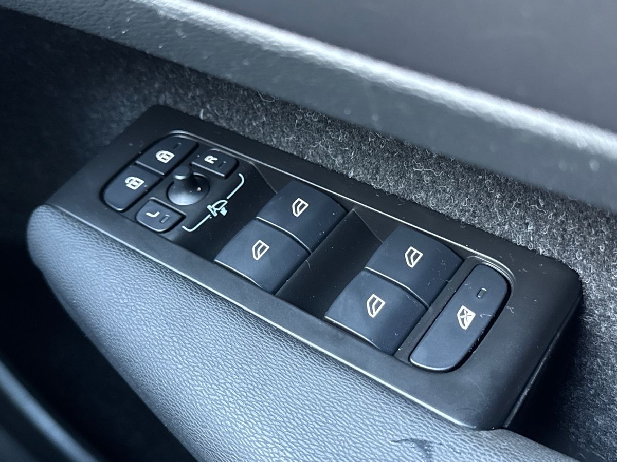 Used Volvo XC40 2020 for sale - 76563759: Photo 17