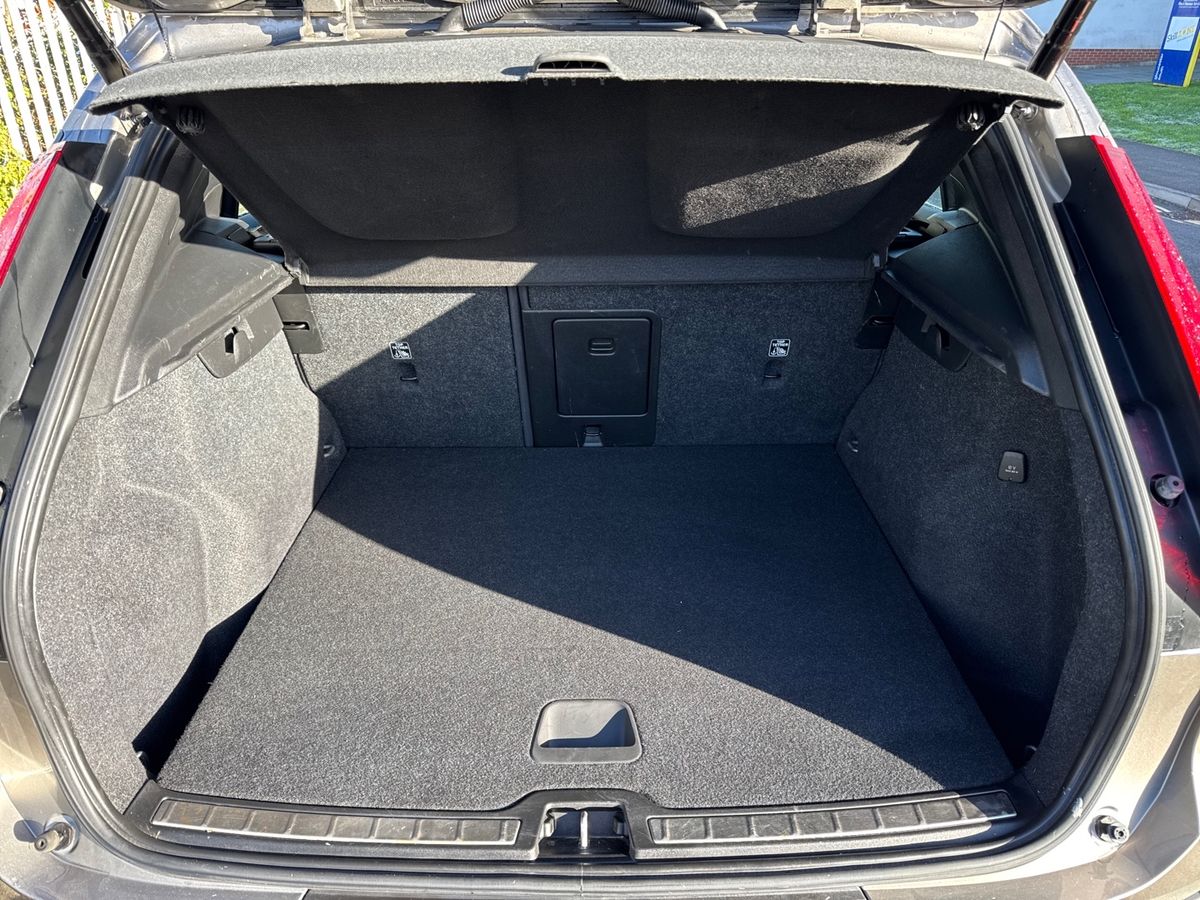 Used Volvo XC40 2020 for sale - 76563759: Photo 25