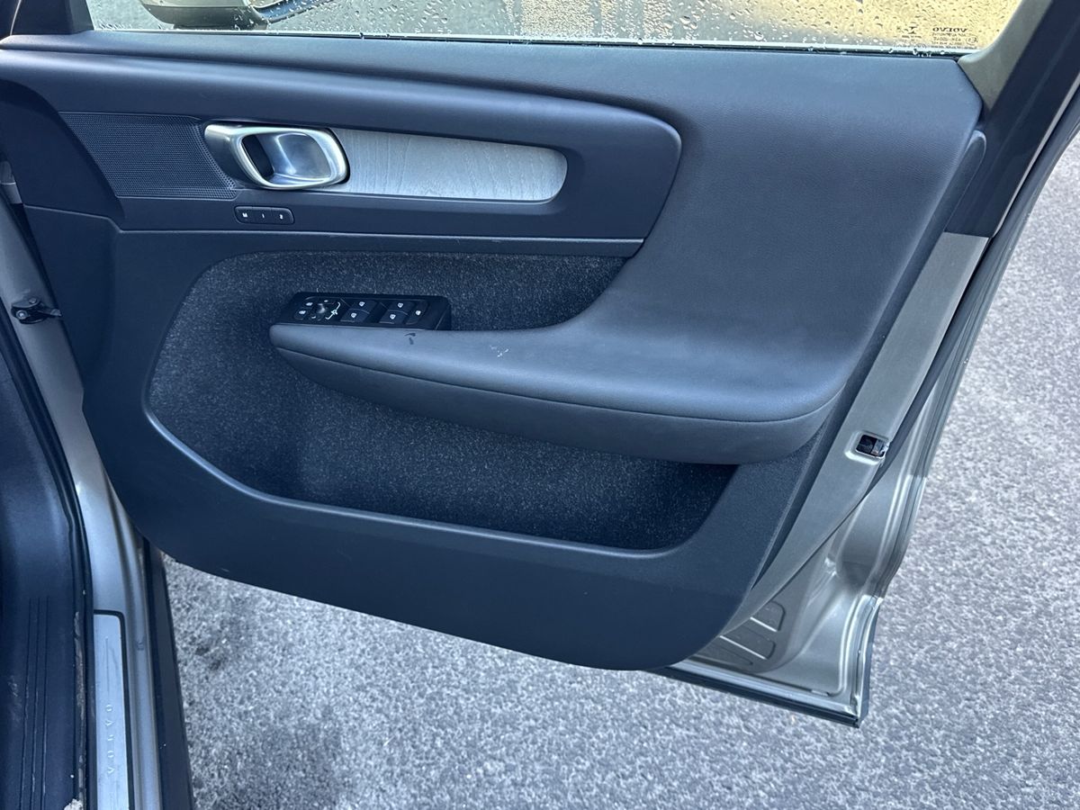 Used Volvo XC40 2020 for sale - 76563759: Photo 27