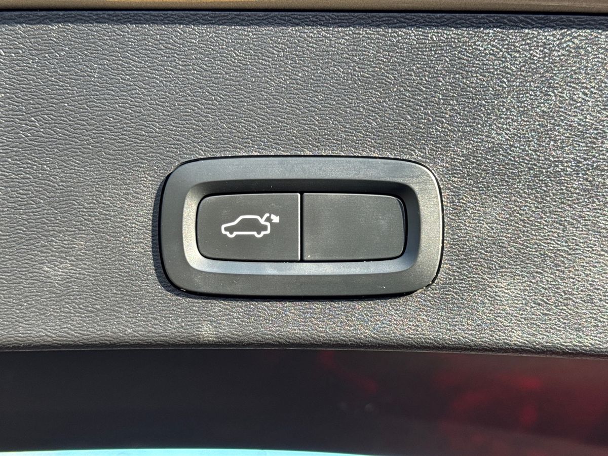 Used Volvo XC40 2020 for sale - 76563759: Photo 36