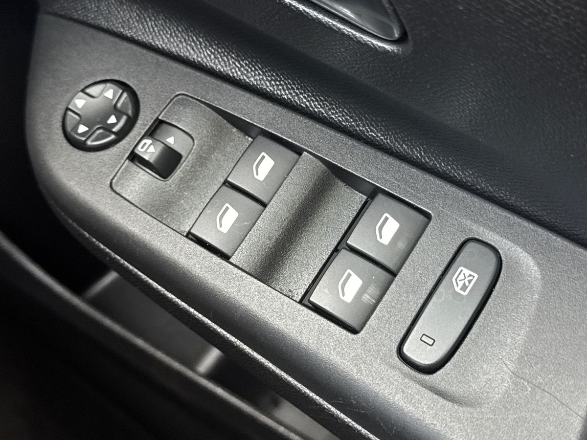 Used Vauxhall Corsa 2023 for sale - 76112202: Photo 17