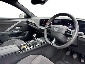 Used Vauxhall Astra 2024 for sale - 77346907: Photo