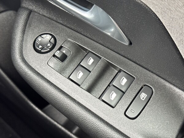 Used Vauxhall Mokka 2023 for sale - 75710015: Photo 17