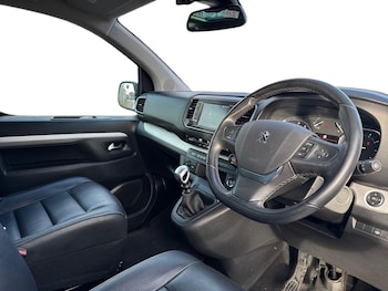 Used Peugeot Traveller 2019 for sale - 77084830: Photo