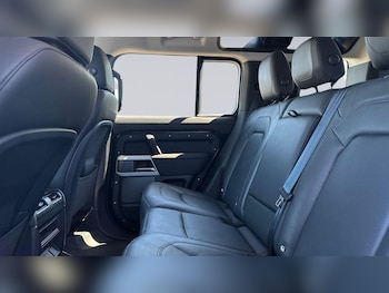Used Land Rover Defender 2024 for sale - 79200016: Photo
