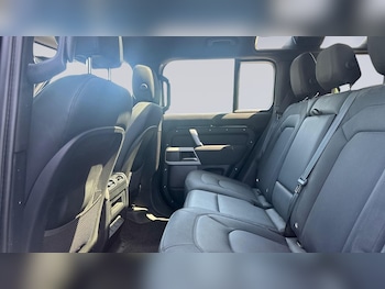 Used Land Rover Defender 2022 for sale - 79200124: Photo