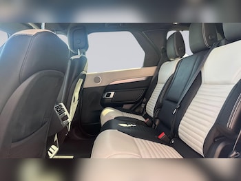 Used Land Rover Discovery 2023 for sale - 79200305: Photo