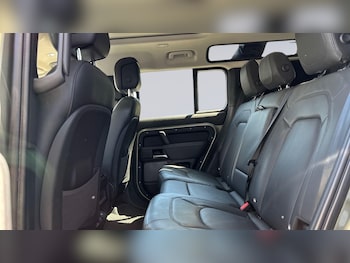 Used Land Rover Defender 2023 for sale - 79200445: Photo