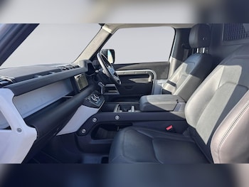 Used Land Rover Defender 2024 for sale - 79543886: Photo