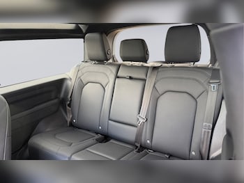 Used Land Rover Defender 2025 for sale - 79475148: Photo