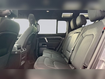 Used Land Rover Defender 2022 for sale - 79200258: Photo