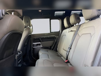 Used Land Rover Defender 110 2024 for sale - 79439717: Photo