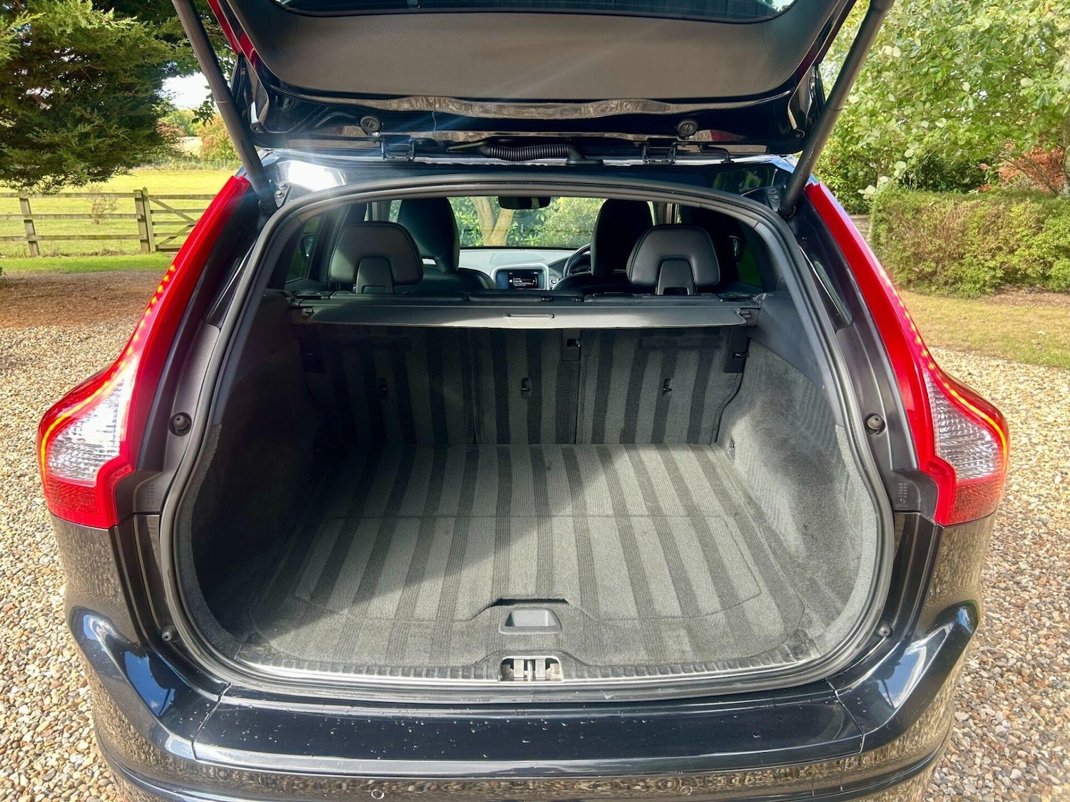 Used Volvo XC60 2014 for sale - 77199347: Photo 12