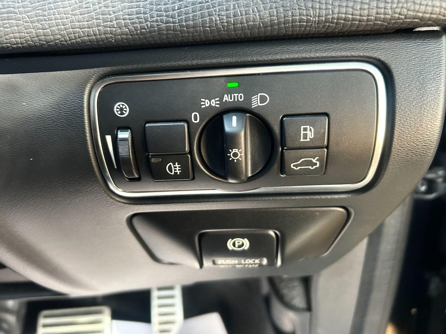 Used Volvo XC60 2014 for sale - 77199347: Photo 25