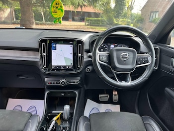 Used Volvo XC40 2019 for sale - 76776427: Photo