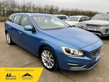 Used Volvo V60 2013 for sale - 77789389: Photo