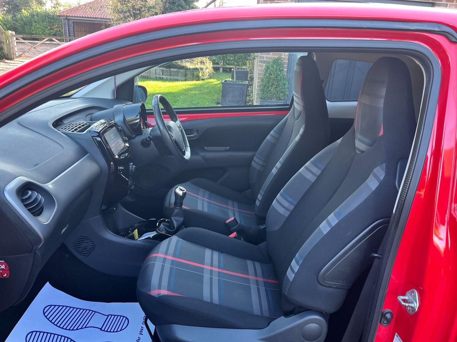 Used Peugeot 108 2015 for sale - 77199302: Photo 2