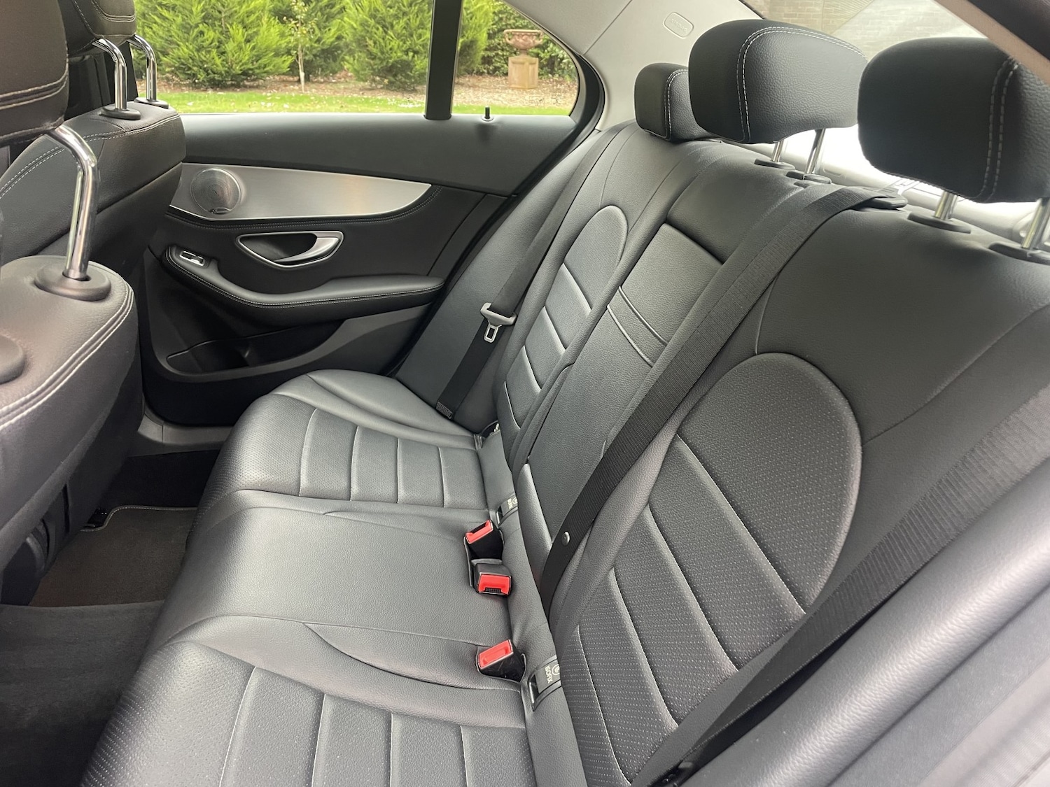 Used Mercedes-Benz C Class 2015 for sale - 76149372: Photo 4