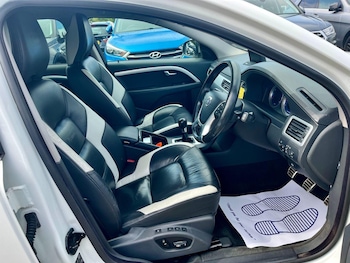 Used Volvo V70 2010 for sale - 78477682: Photo