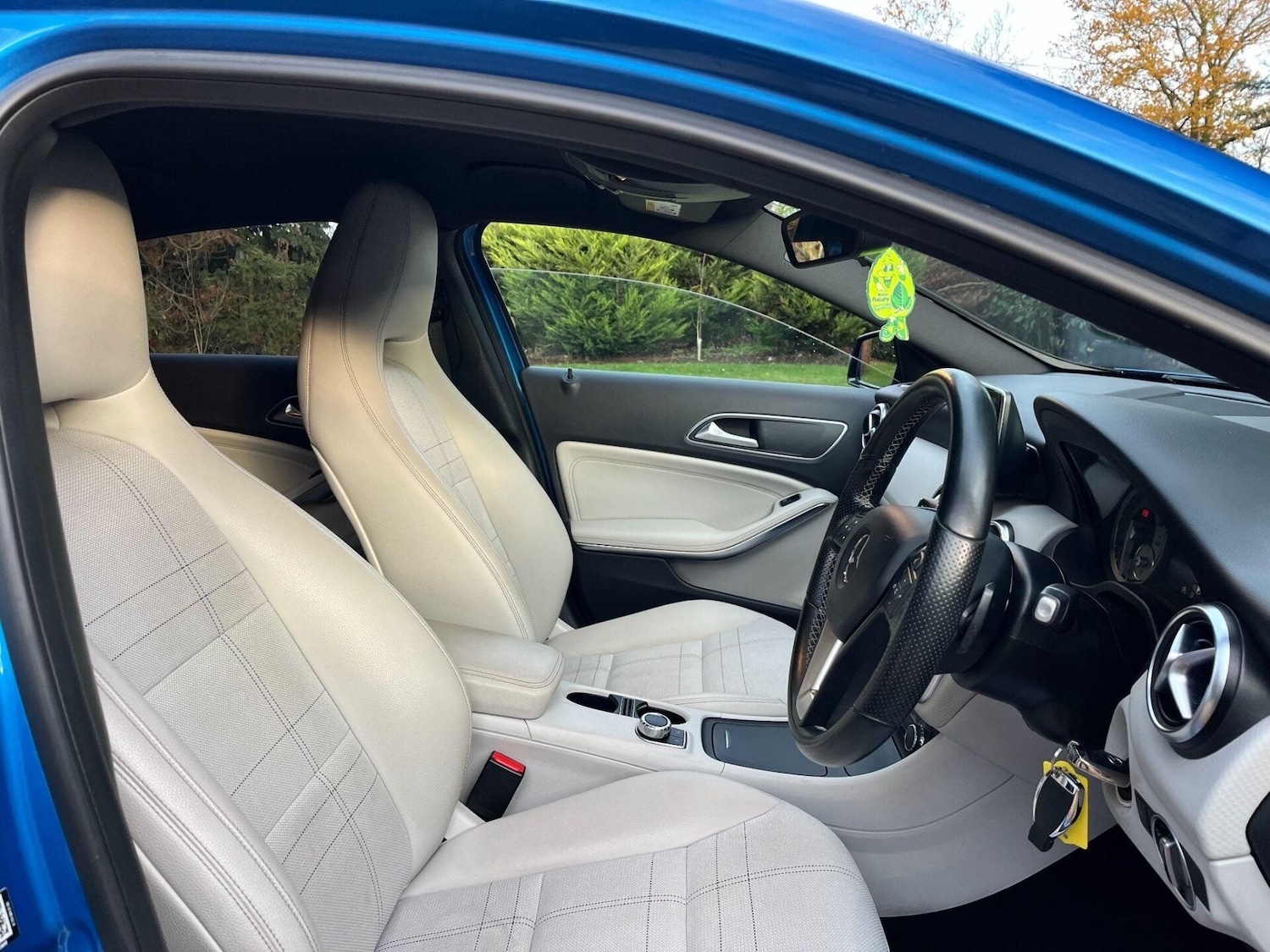 Used Mercedes-Benz A-Class 2014 for sale - 77421340: Photo 2