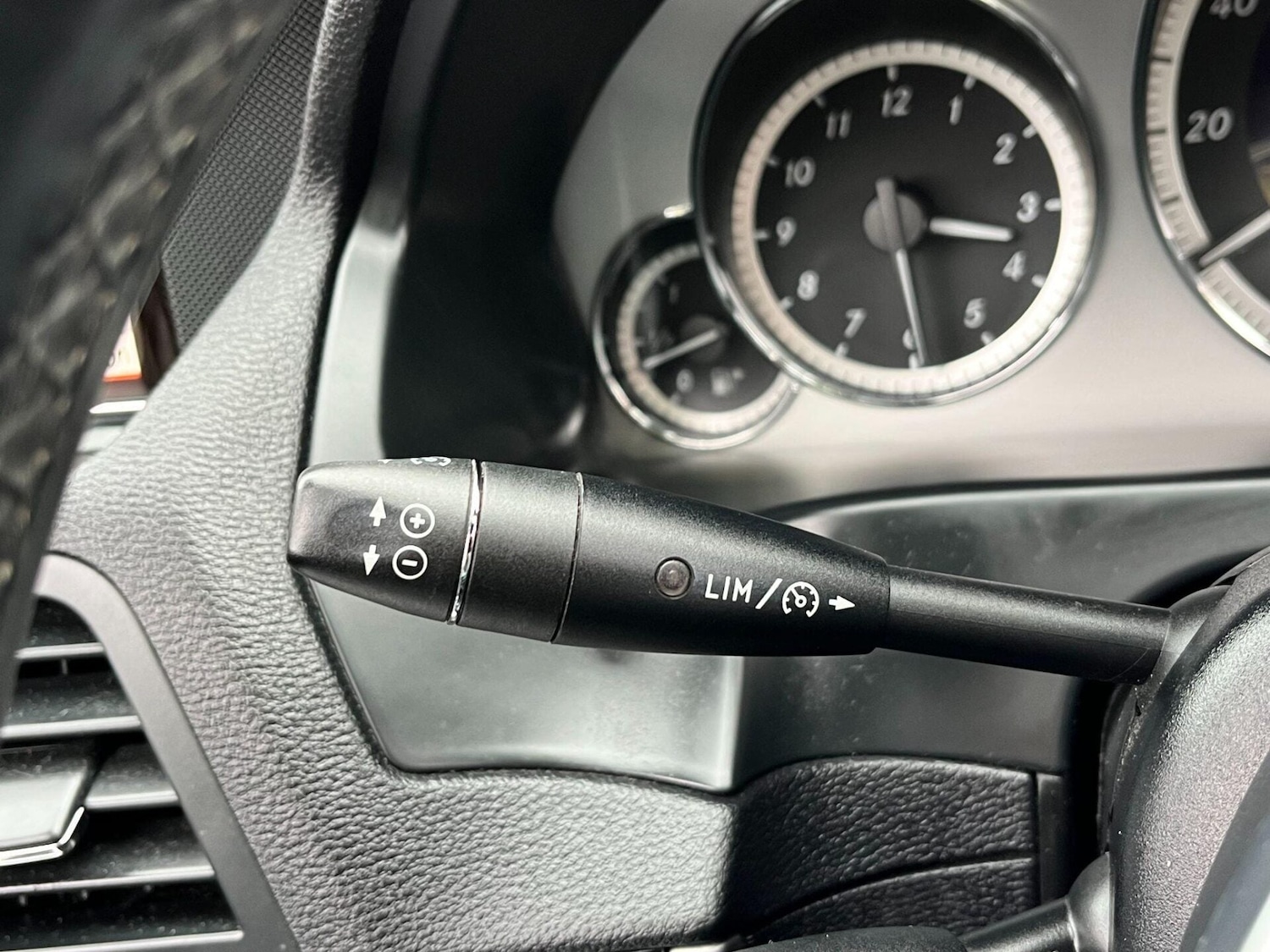 Used Mercedes-Benz E Class 2011 for sale - 77199342: Photo 26