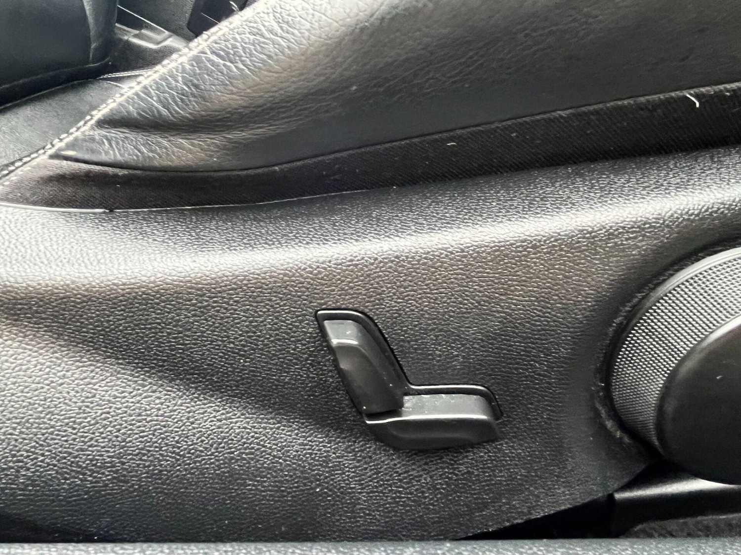 Used Mercedes-Benz E Class 2011 for sale - 77199342: Photo 36