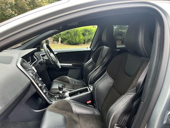 Used Volvo XC60 2017 for sale - 76252984: Photo