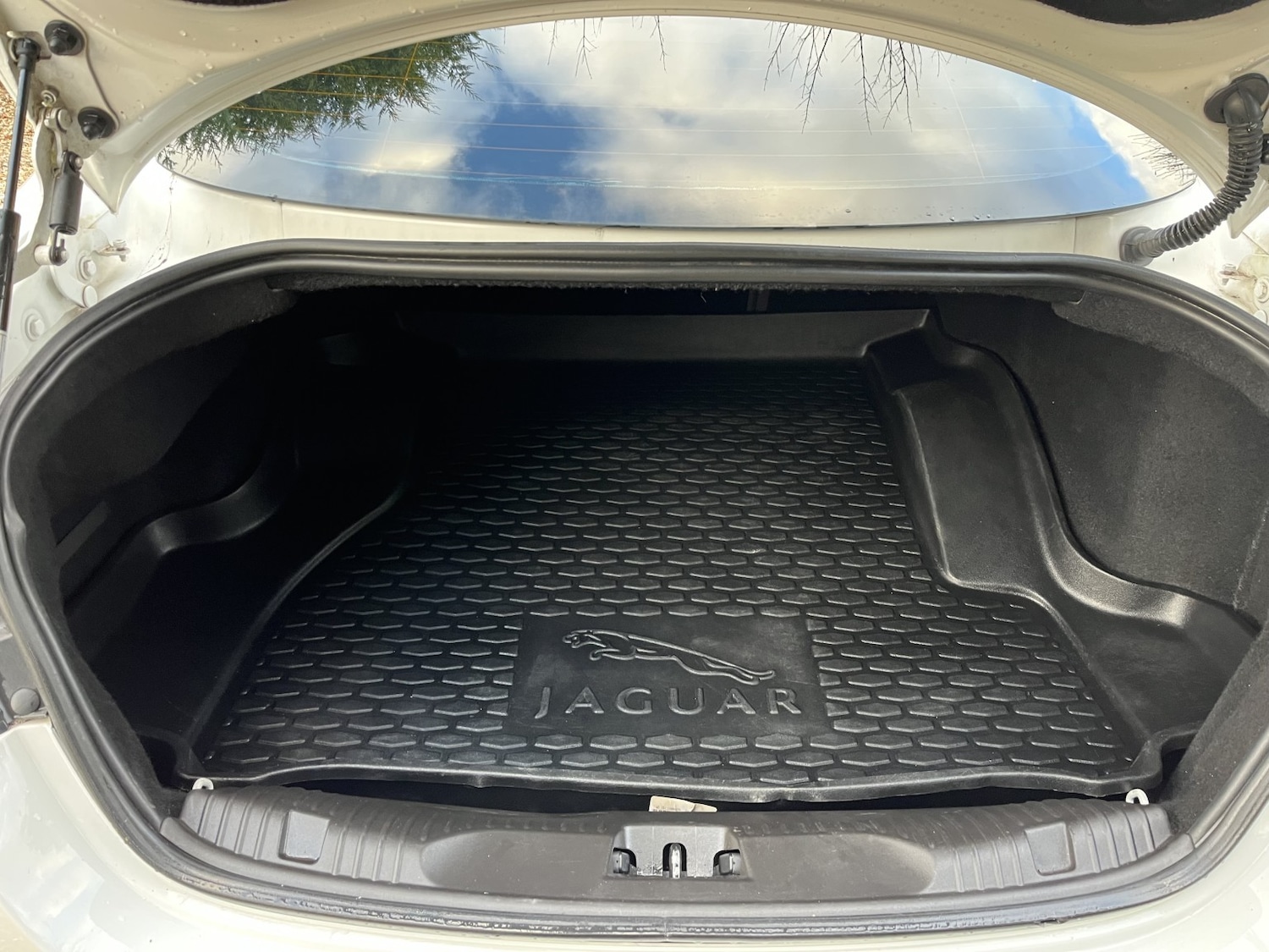 Used Jaguar XF 2014 for sale - 76591526: Photo 10