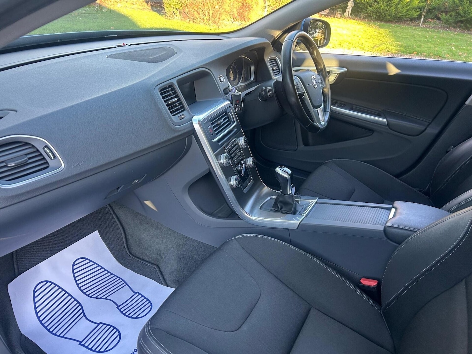 Used Volvo V60 2016 for sale - 76776422: Photo 2