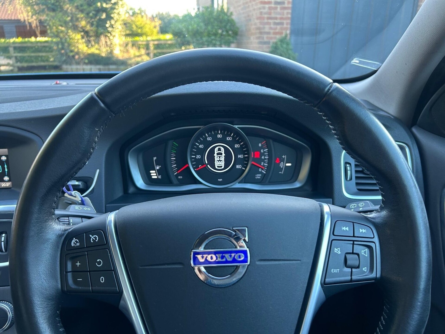 Used Volvo V60 2016 for sale - 76776422: Photo 21