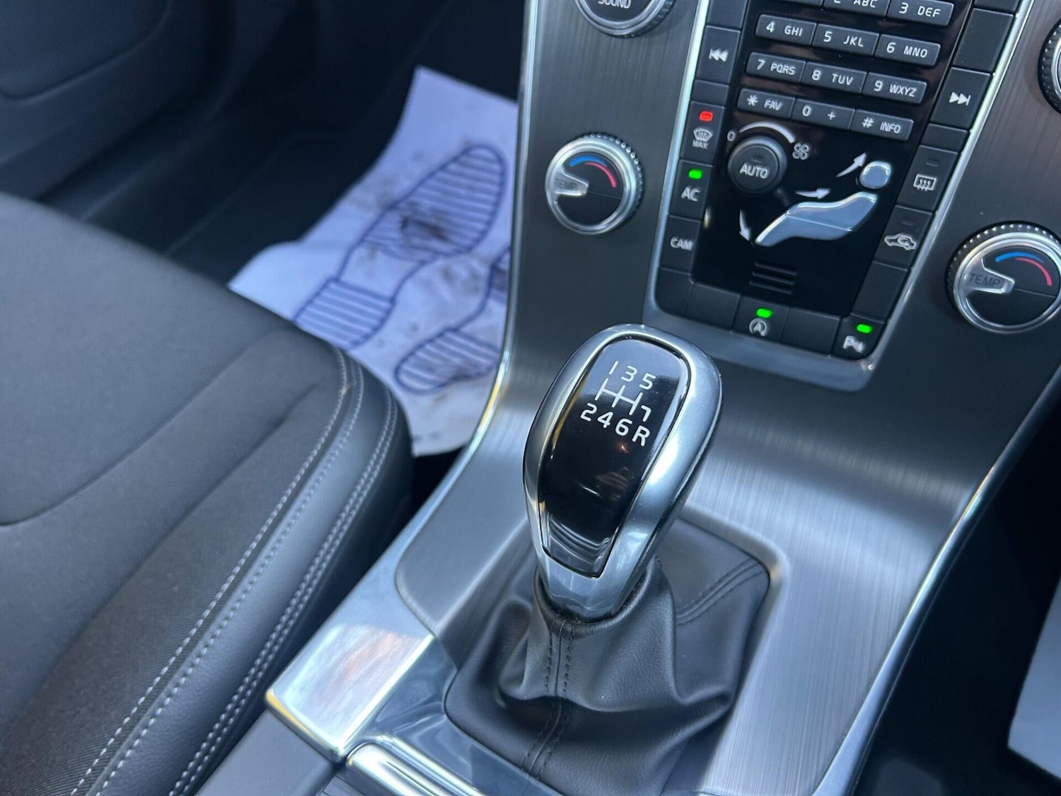 Used Volvo V60 2016 for sale - 76776422: Photo 23