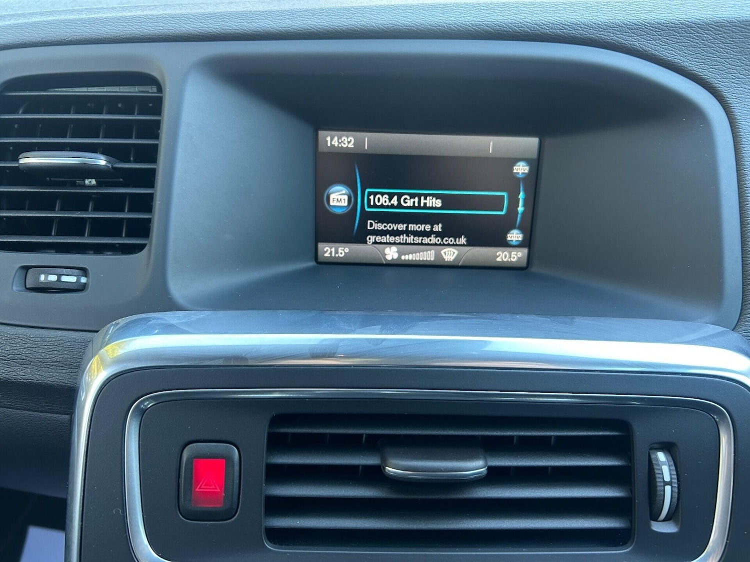 Used Volvo V60 2016 for sale - 76776422: Photo 25